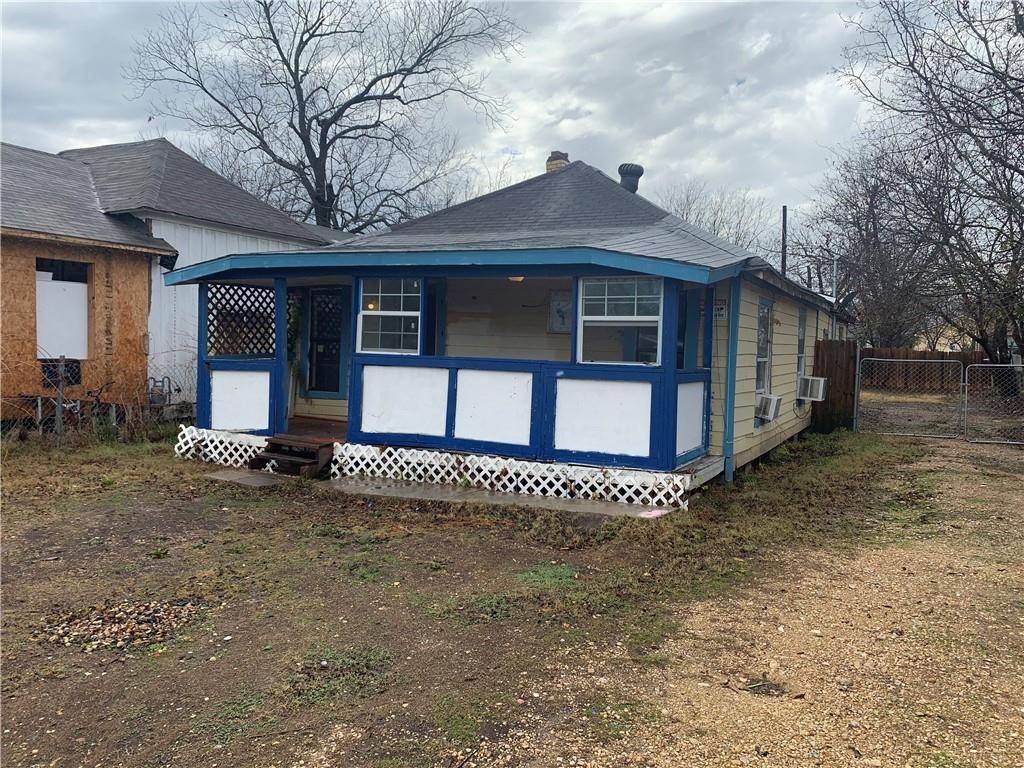 612 Symes ST, Taylor, TX 76574