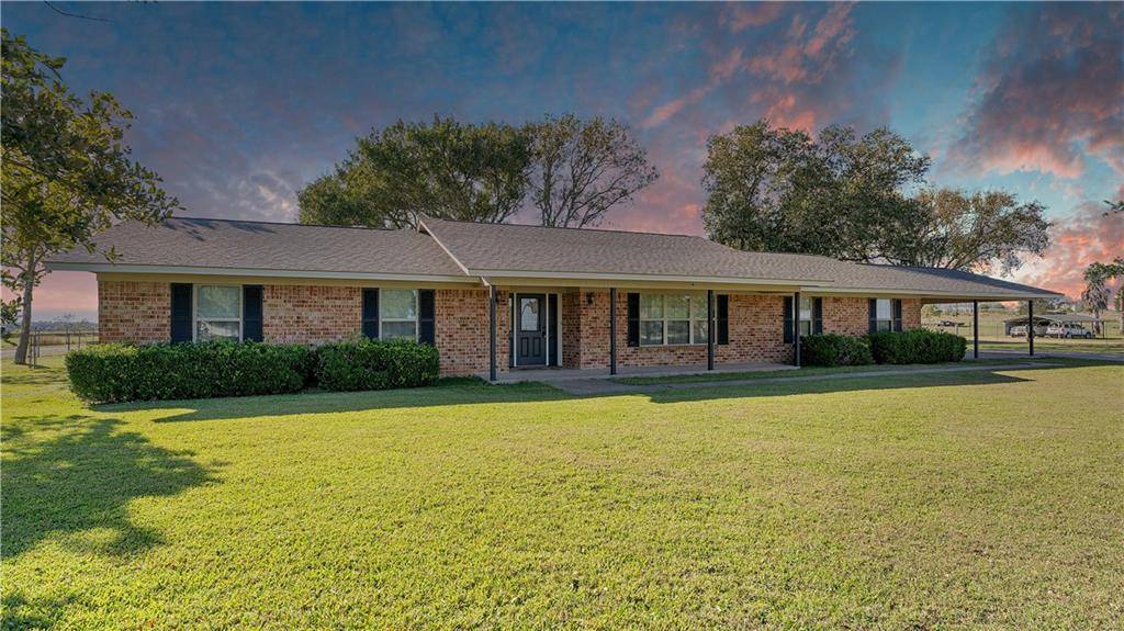 408 County Road 357, Shiner, TX 77984