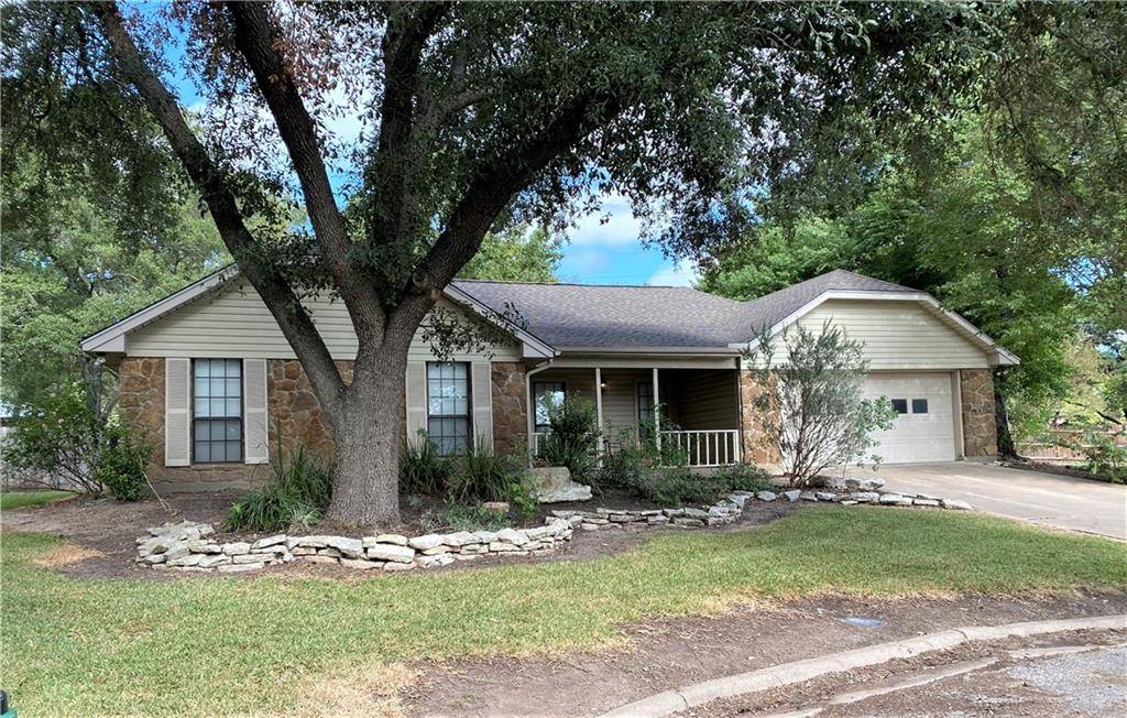 104 Milam CIR, Cameron, TX 76520