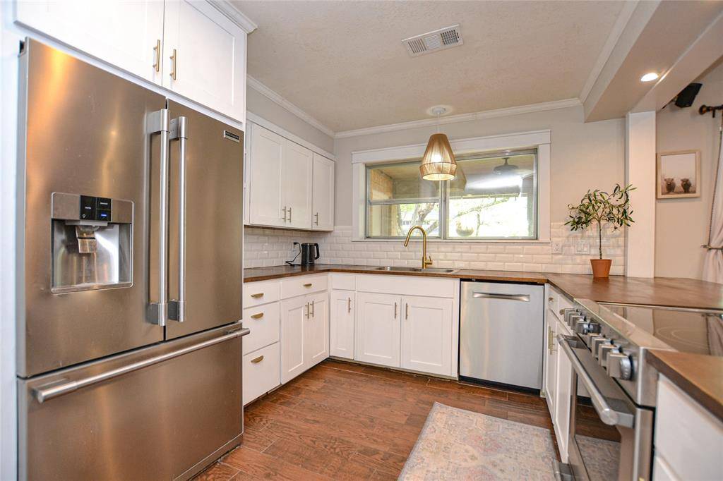 1407 W Avenue A, Lampasas, TX 76550