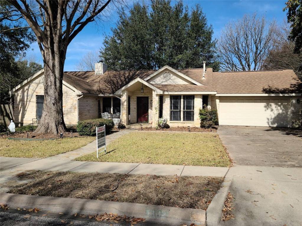 1302 T H Johnson DR, Taylor, TX 76574