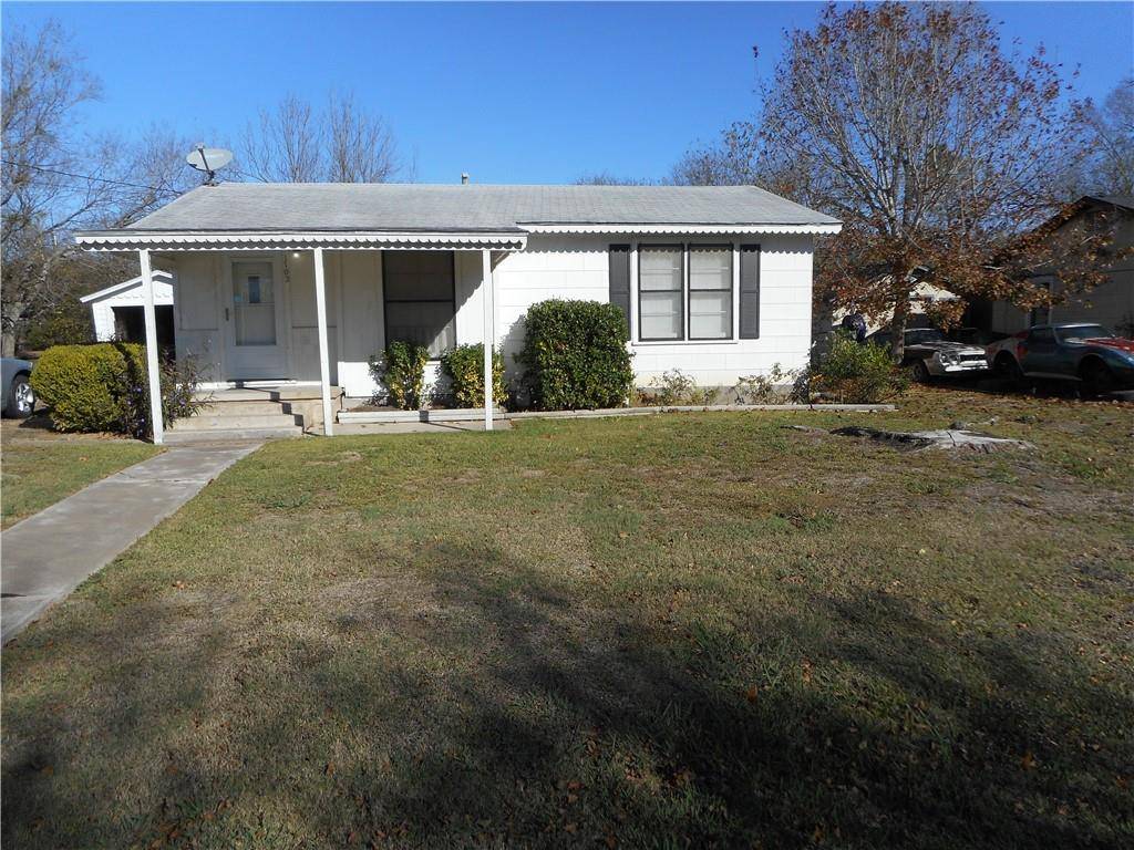 1702 W 6th ST, Taylor, TX 76574