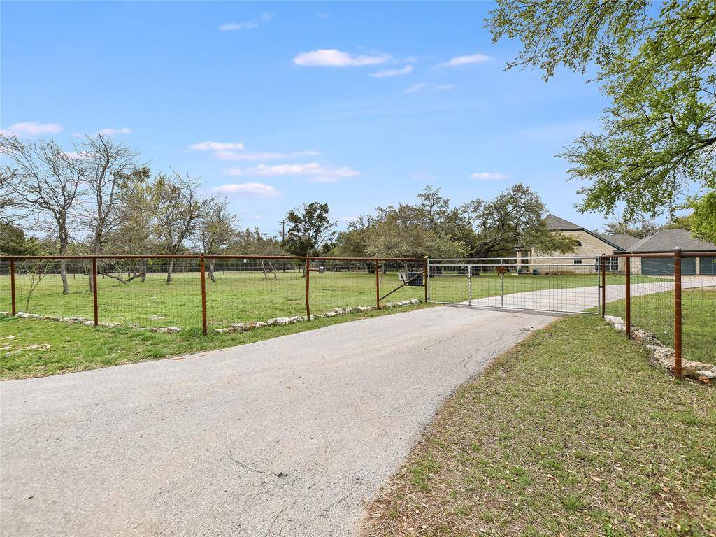 2006 Jim Hogg RD, Georgetown, TX 78633