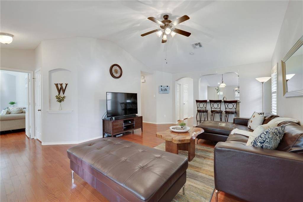 609 Brazos Bend DR, Cedar Park, TX 78613
