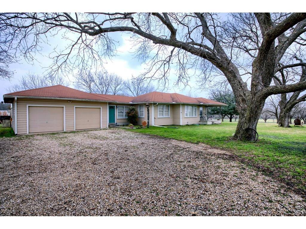 201 County Road 454, Taylor, TX 76574
