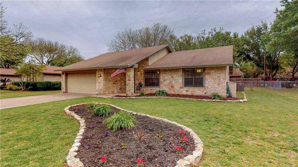 2500 Paula LN, Taylor, TX 76574