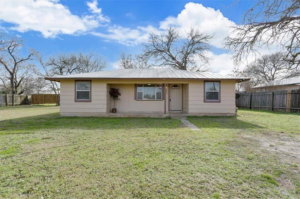 803 Maple ST, Bastrop, TX 78602