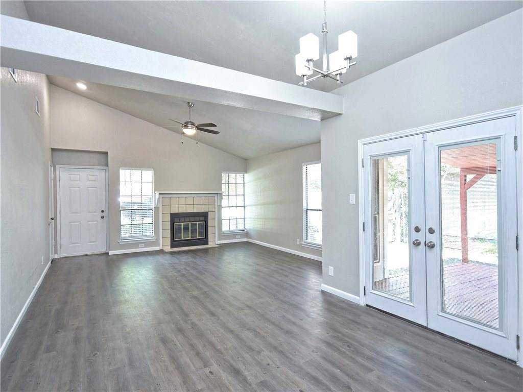 1201 E Logan ST, Round Rock, TX 78664