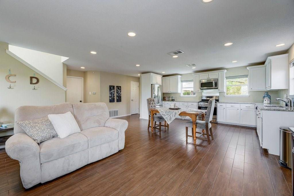 1804 Iris LN, Cedar Park, TX 78613