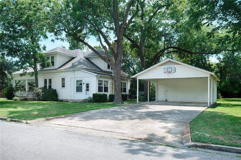 1002 Speegle ST, Taylor, TX 76574