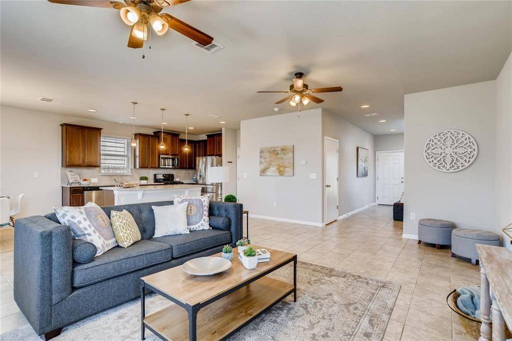 279 Wapiti RD, Buda, TX 78610