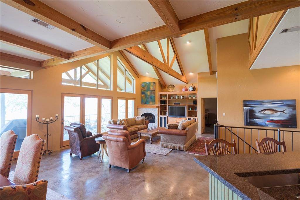 349 Coventry RD, Spicewood, TX 78669