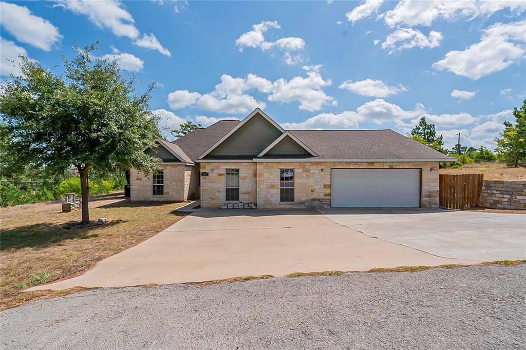 105 Hulu CT, Bastrop, TX 78602