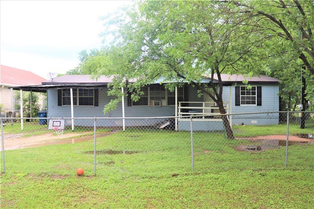 305 E Parsons ST, Manor, TX 78653