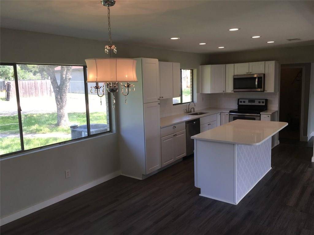 1041 N State Highway 95, Bastrop, TX 78602