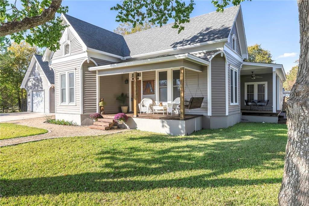 104 W Metcalfe ST, Hutto, TX 78634