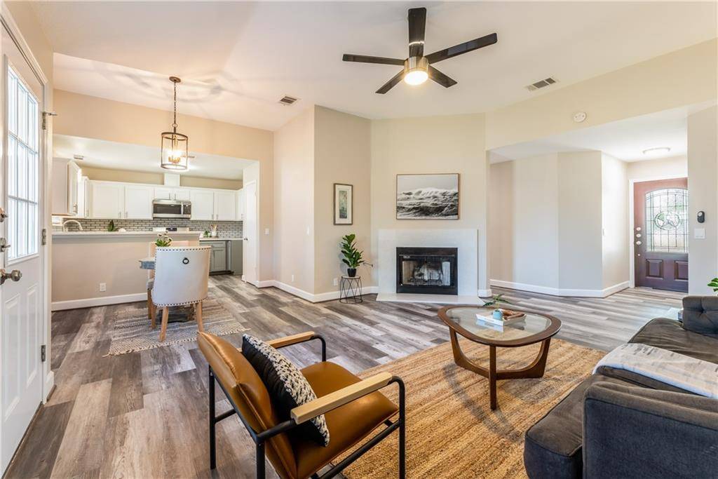 209 Clarks WAY, Hutto, TX 78634