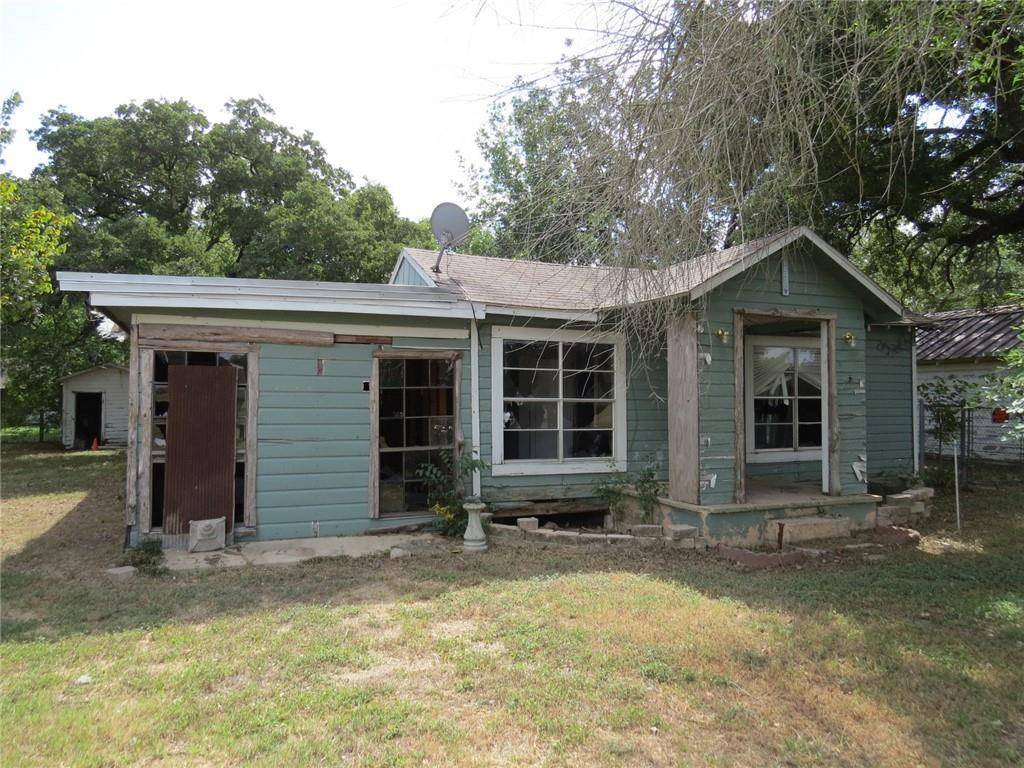 631 White Ave, Rockdale, TX 76567