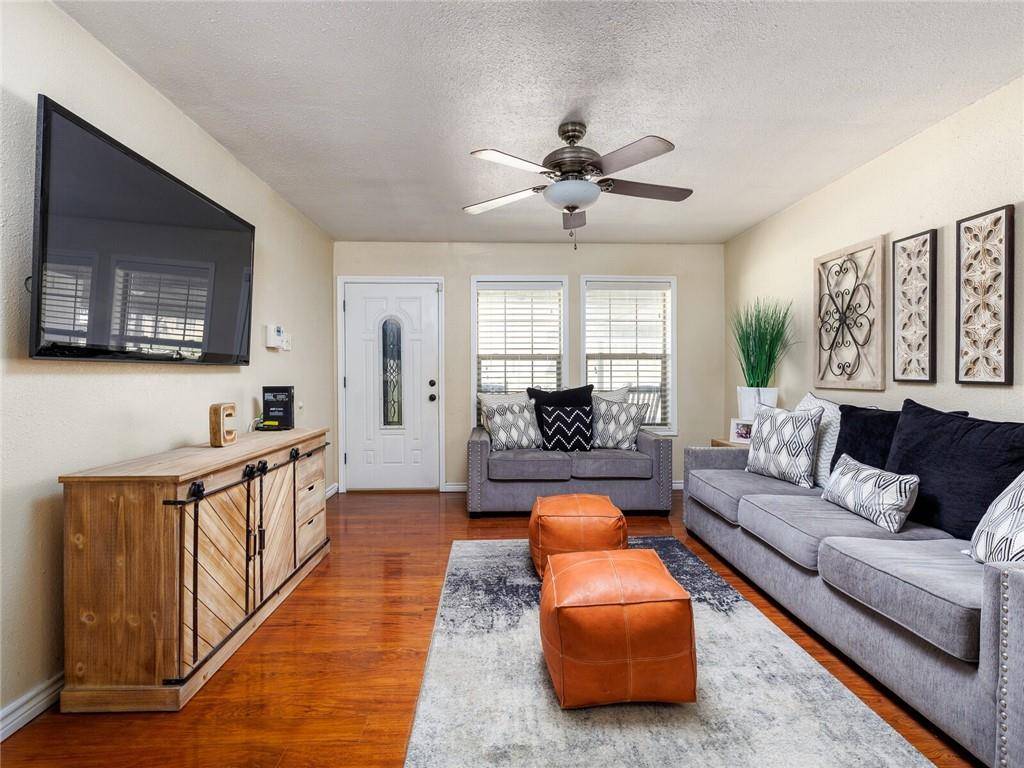 600 Baxter ST, Rockdale, TX 76567