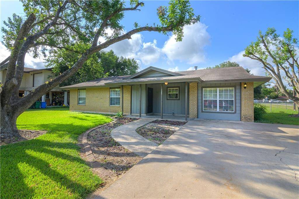 125 Brazos LN, Seguin, TX 78155