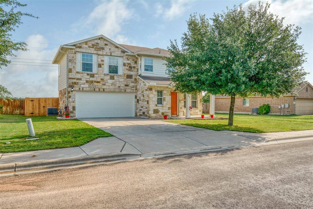 301 Pack Horse DR, Bastrop, TX 78602