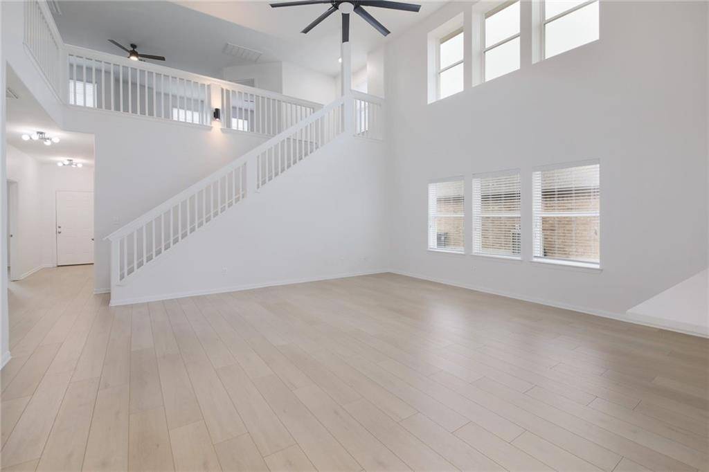 206 Tricia LN, Hutto, TX 78634