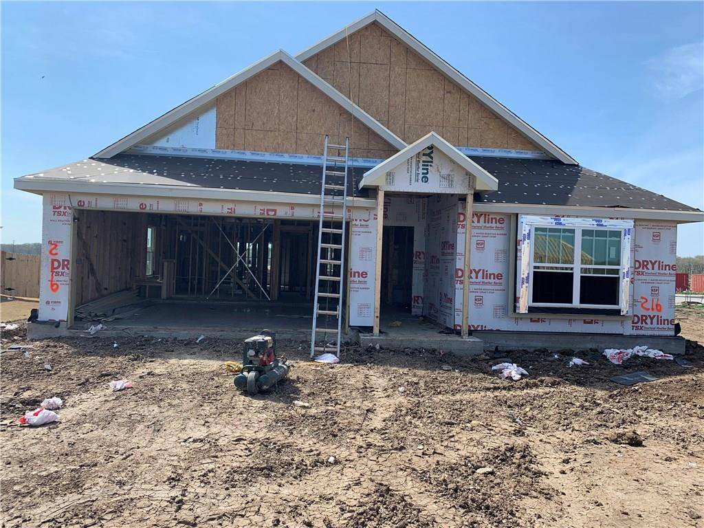 216 Clearlake DR, Hutto, TX 78634