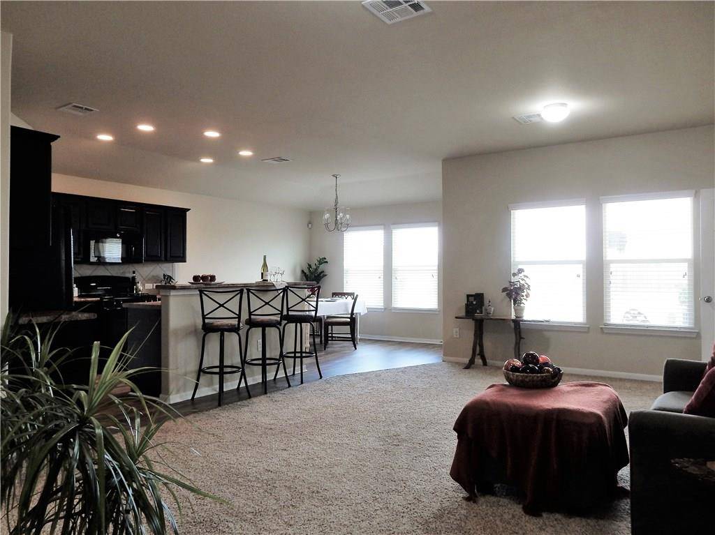 212 N Hunting Lodge LN, Bastrop, TX 78602