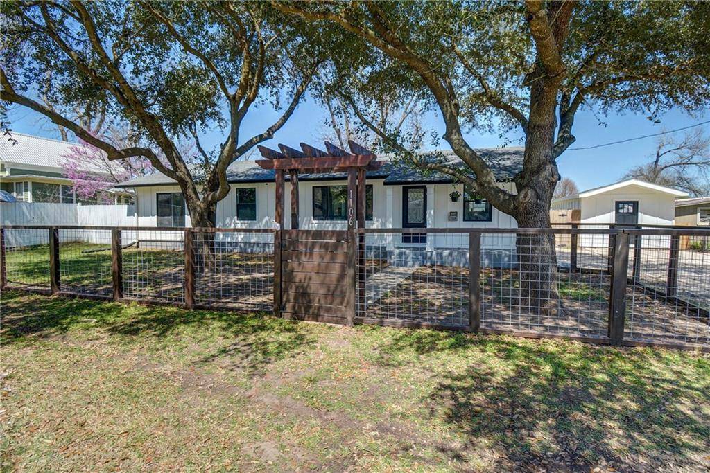 1106 Spring ST, Bastrop, TX 78602
