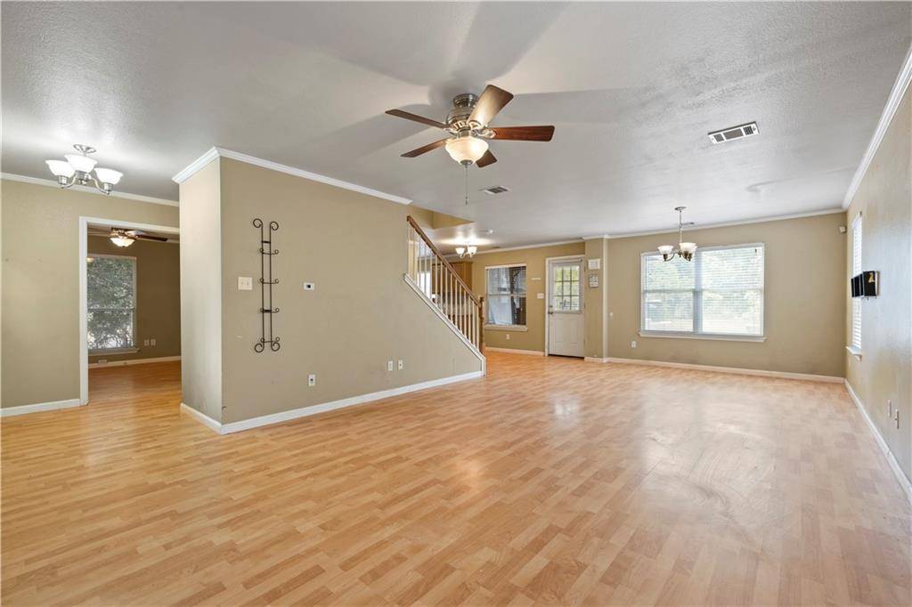 5801 McNaughton, Kyle, TX 78640