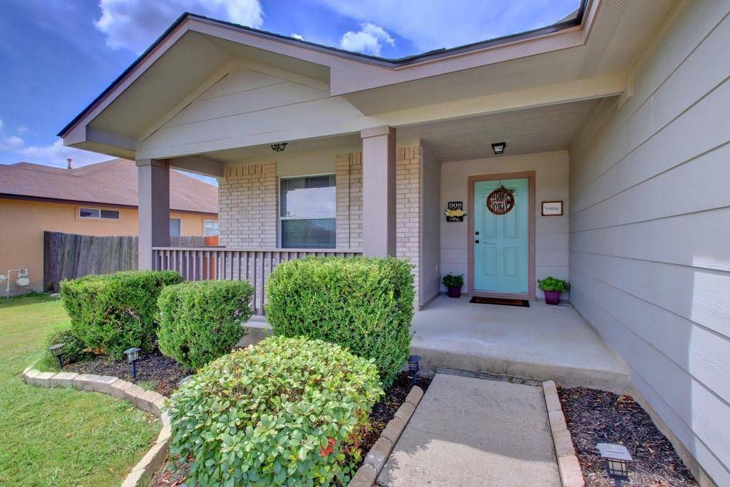 908 Stewart DR, Hutto, TX 78634