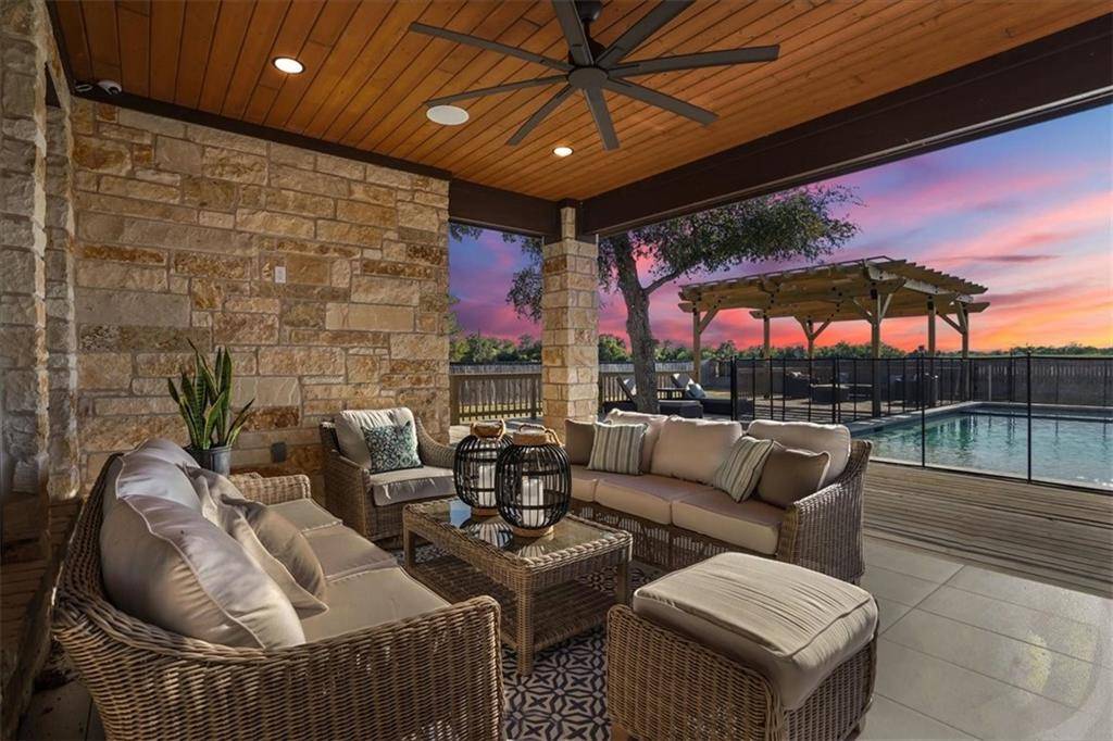 102 Eland Ave, Bastrop, TX 78602