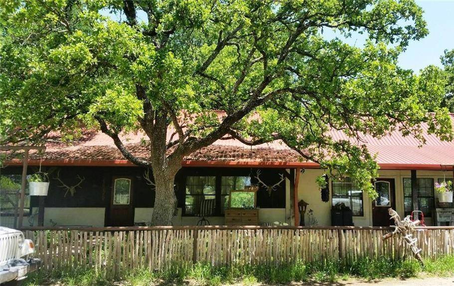 497 Luckenbach RD, Fredericksburg, TX 78624