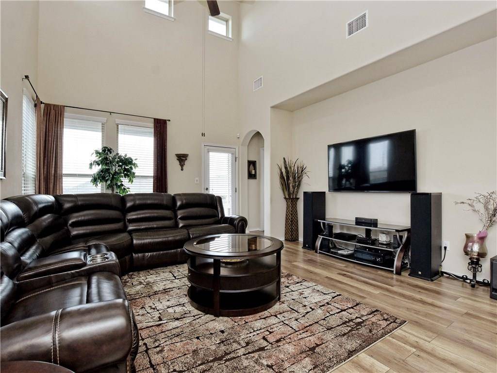 104 Buescher CV, Hutto, TX 78634