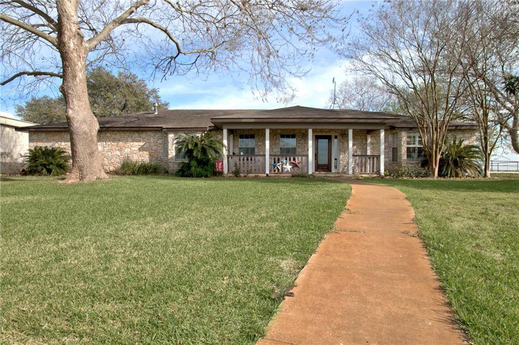 811 US HWY 87 E, Stockdale, TX 78160