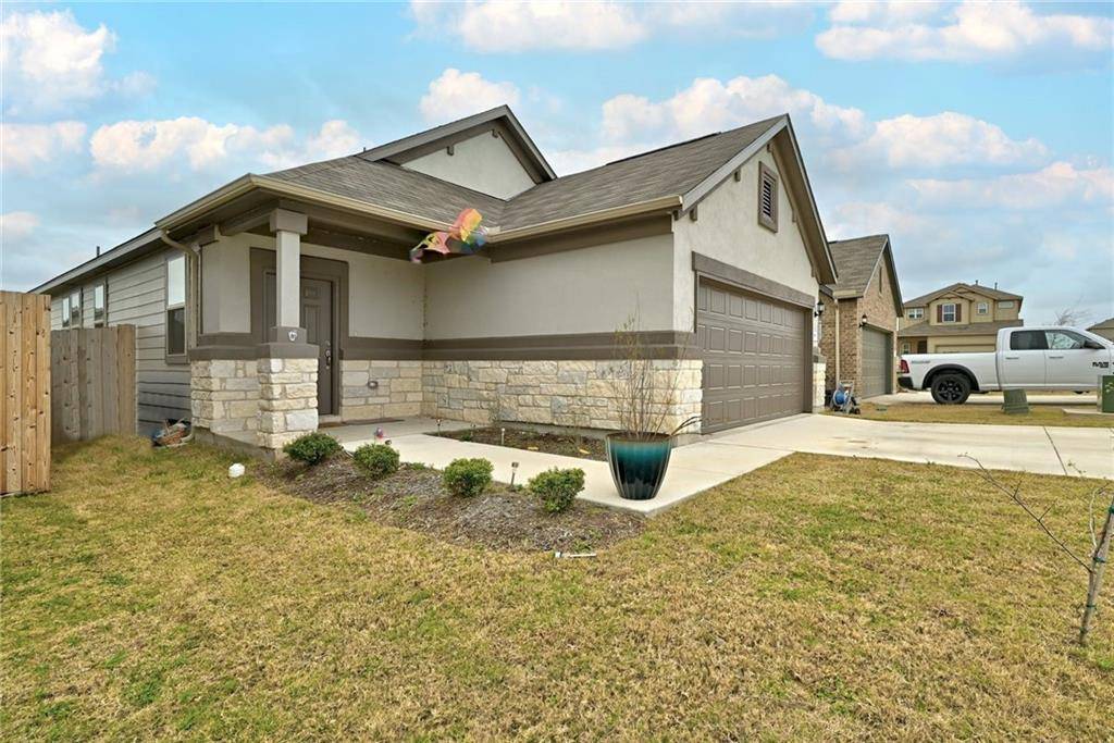 195 Buttonwood DR, Buda, TX 78610