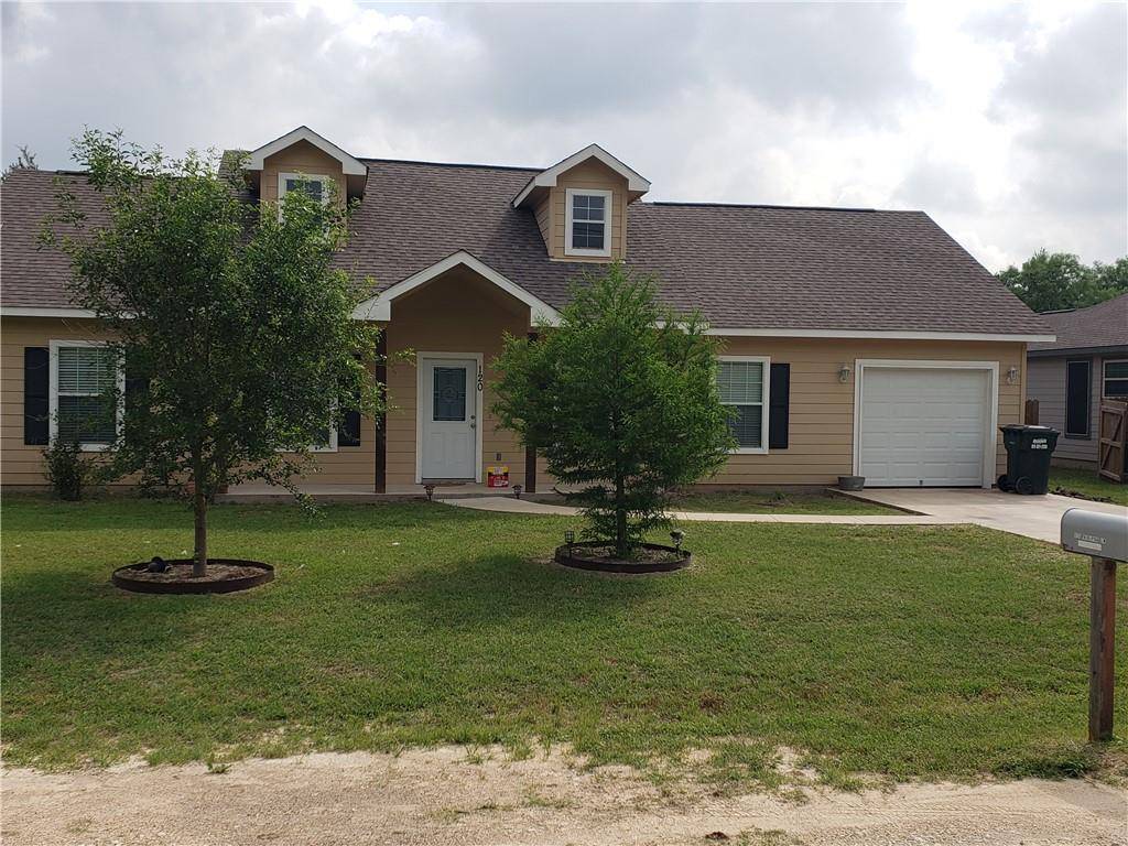 120 E Kikipua LN, Bastrop, TX 78602