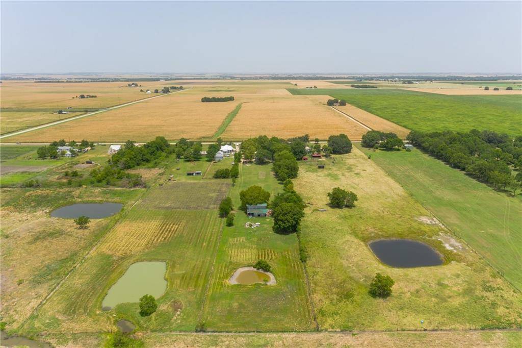 250 County Road 367, Taylor, TX 76574
