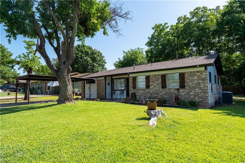 606 Mockingbird LN, Taylor, TX 76574