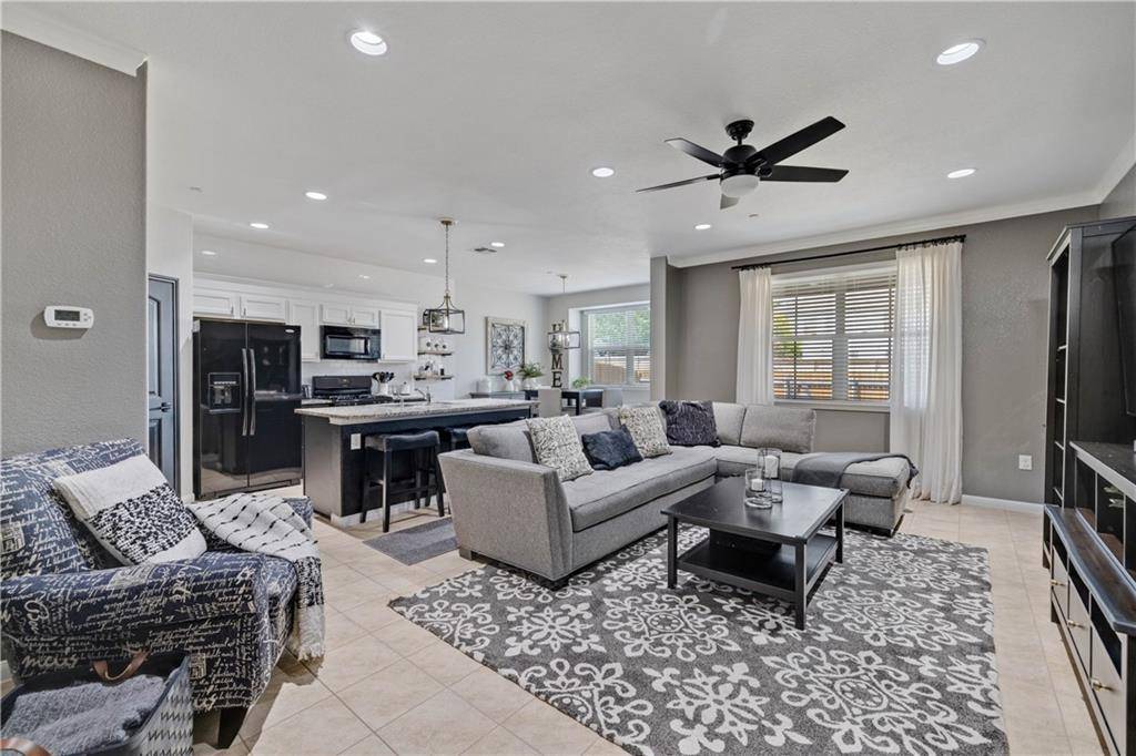 2880 Donnell DR #1402, Round Rock, TX 78664