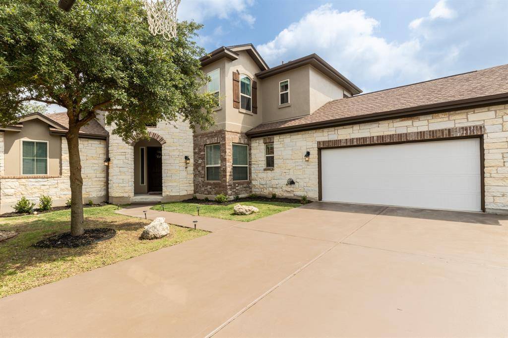 6100 Sabino DR, Spicewood, TX 78669