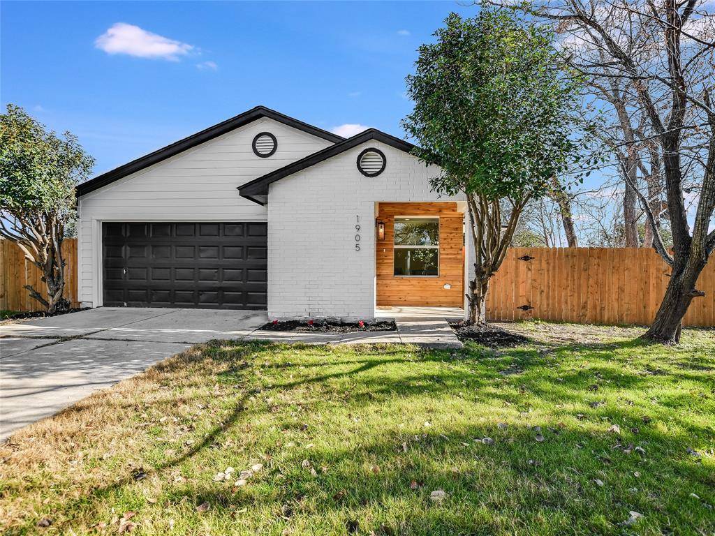 1905 S Holly ST, Georgetown, TX 78626