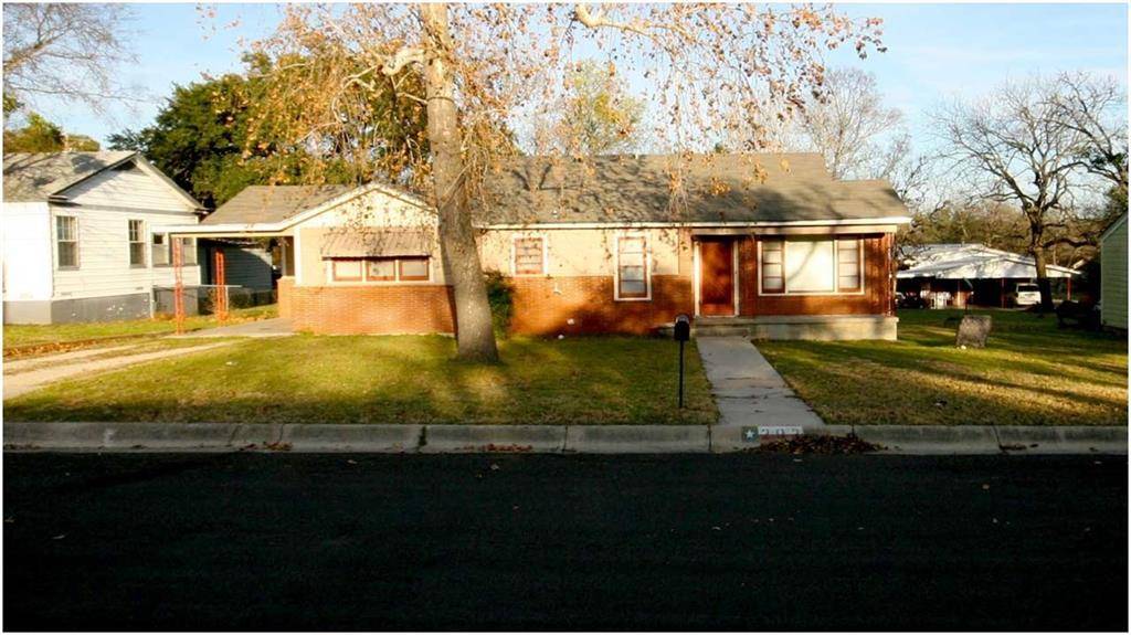 203 S Porter ST, Lampasas, TX 76550