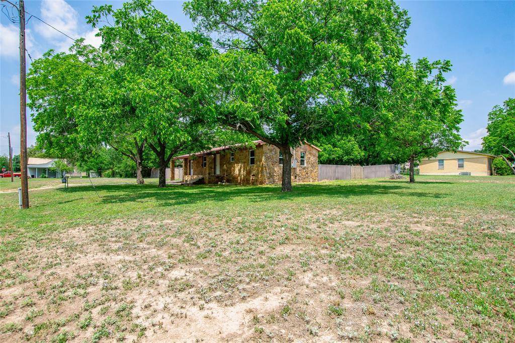1003 Standefer ST, Lampasas, TX 76550