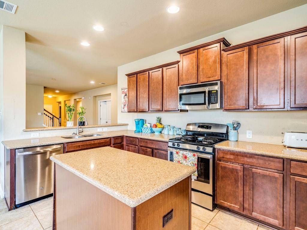 184 Silver Maple DR, Kyle, TX 78640