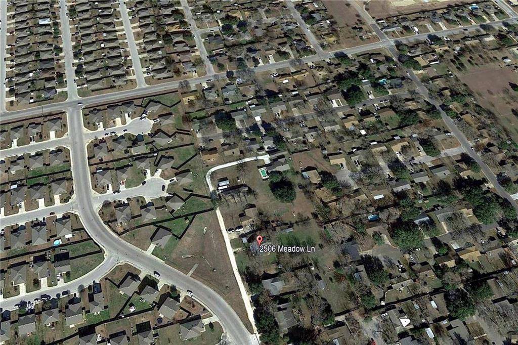 2506 Meadow LN, Taylor, TX 76574