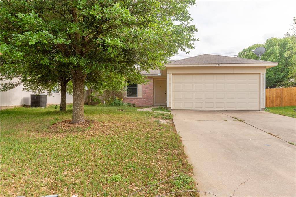 228 Brickyard LN, Jarrell, TX 76537