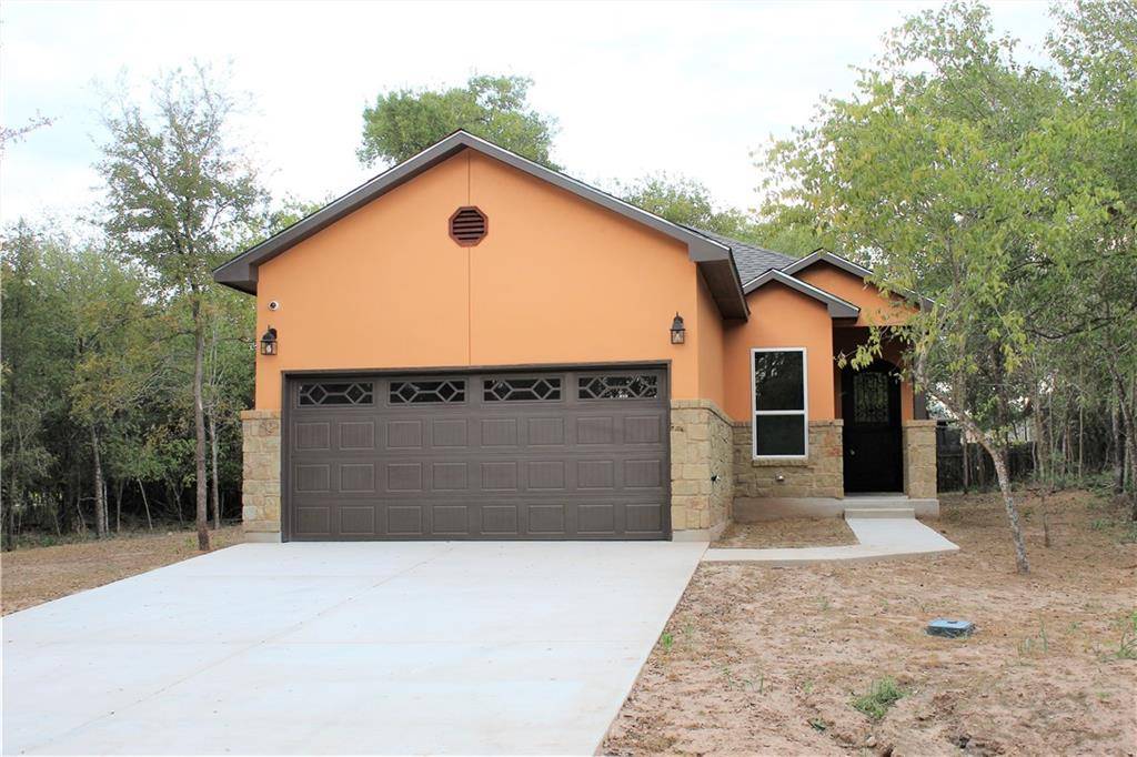 114 W Keomuku LN, Bastrop, TX 78602