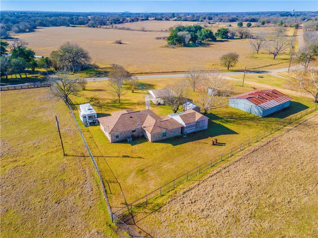 943 E 3rd ST, Rockdale, TX 76567