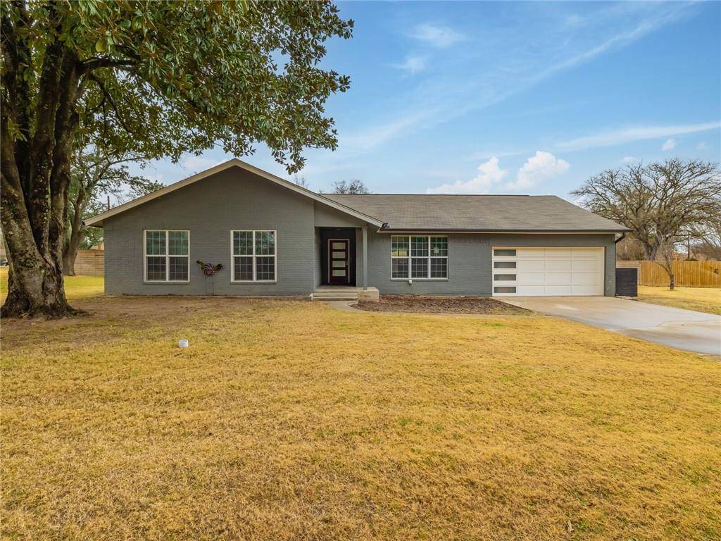 1404 Okelley RD, Rockdale, TX 76567